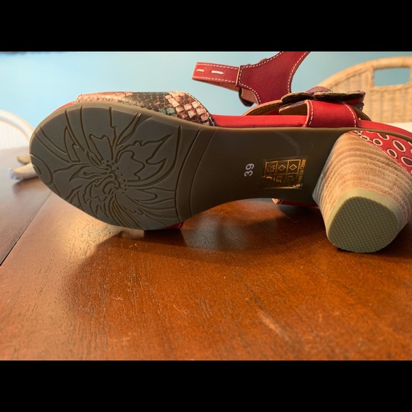 Brand New Spring Step L’Artiste Guiditta Red Sandal with Velcro Flower Closure - Picture 4 of 6